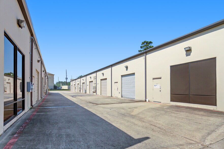 More Photos Of 25003 Pitkin Rd, Spring Unknown For Lease