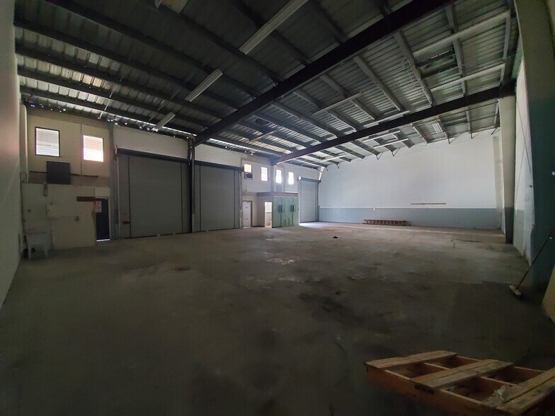 More Photos Of 94-478 Ukee St, Waipahu Service For Lease