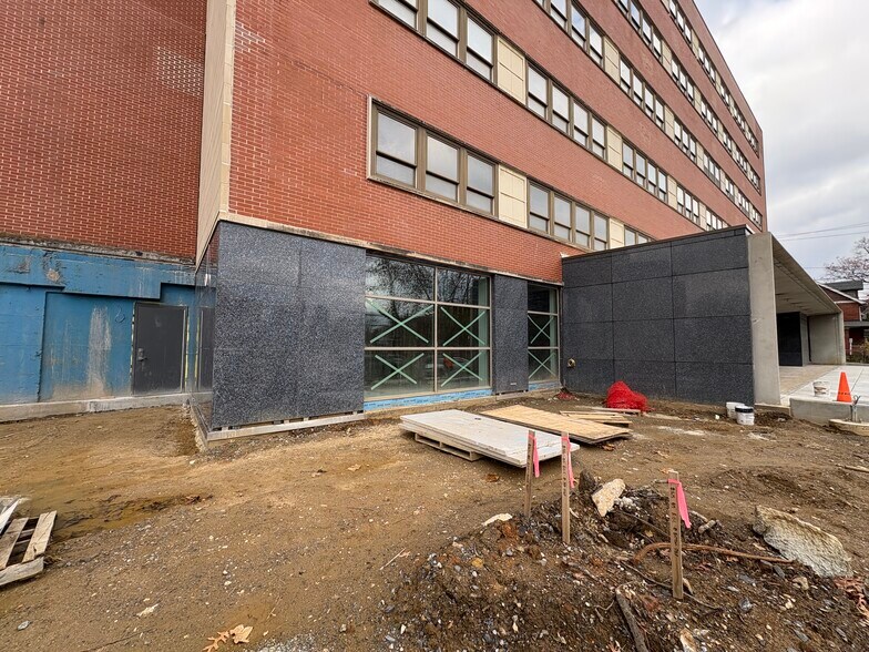 More Photos Of 250 College Ave, Lancaster Apartments For Lease