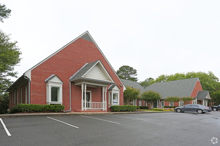 Primary Photo Of 4046 Wetherburn Way, Peachtree Corners Medical For Lease