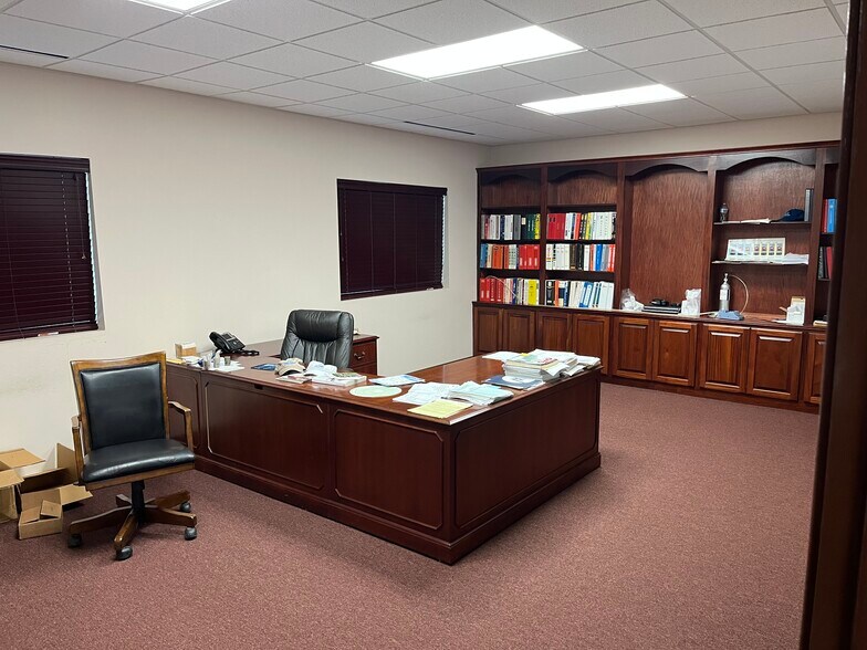 More Photos Of 2429 Earl Rudder Fwy, College Station Office For Lease