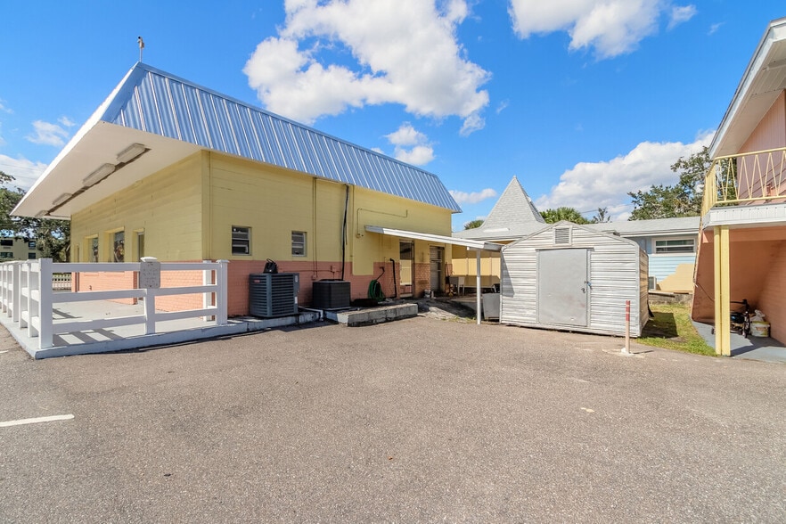 More Photos Of 4989 S Ridgewood Ave, Port Orange Restaurant For Sale