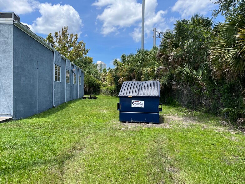More Photos Of 1445 Montana Ave, Jacksonville Flex For Lease