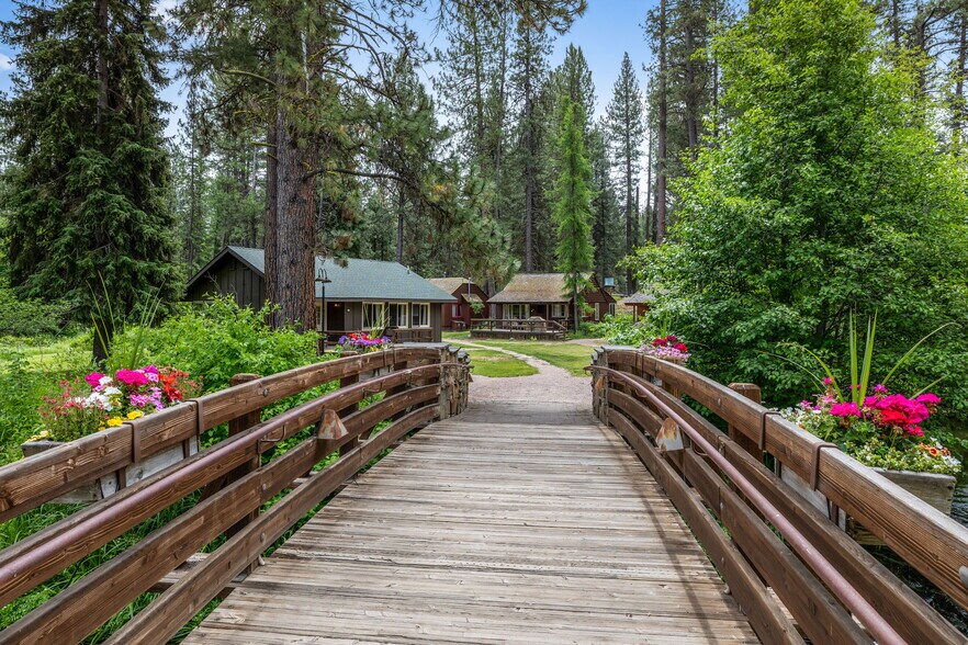More Photos Of 13375 SW Forest Service Rd, Camp Sherman Hotel For Sale