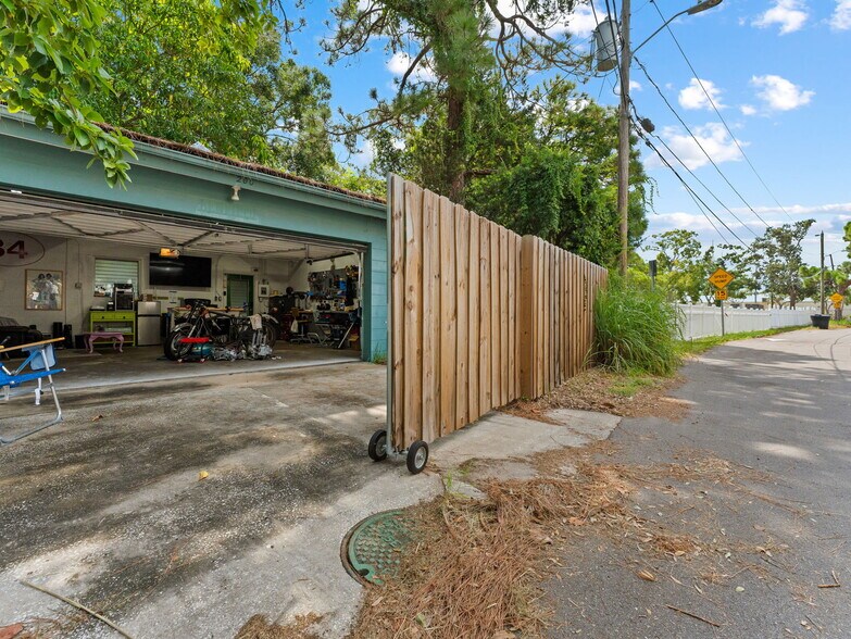 More Photos Of 200 66th St N, Saint Petersburg Office For Sale