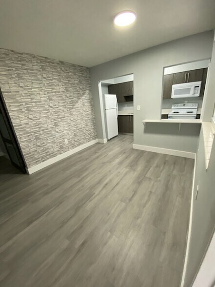More Photos Of 7200 Pembroke Rd, Miramar Apartments For Sale