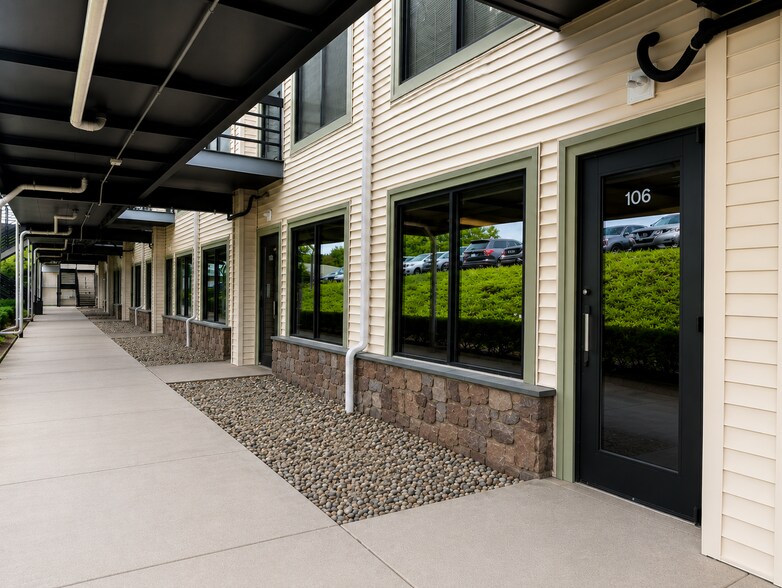 More Photos Of 295 Buck Rd, Holland Office For Sale