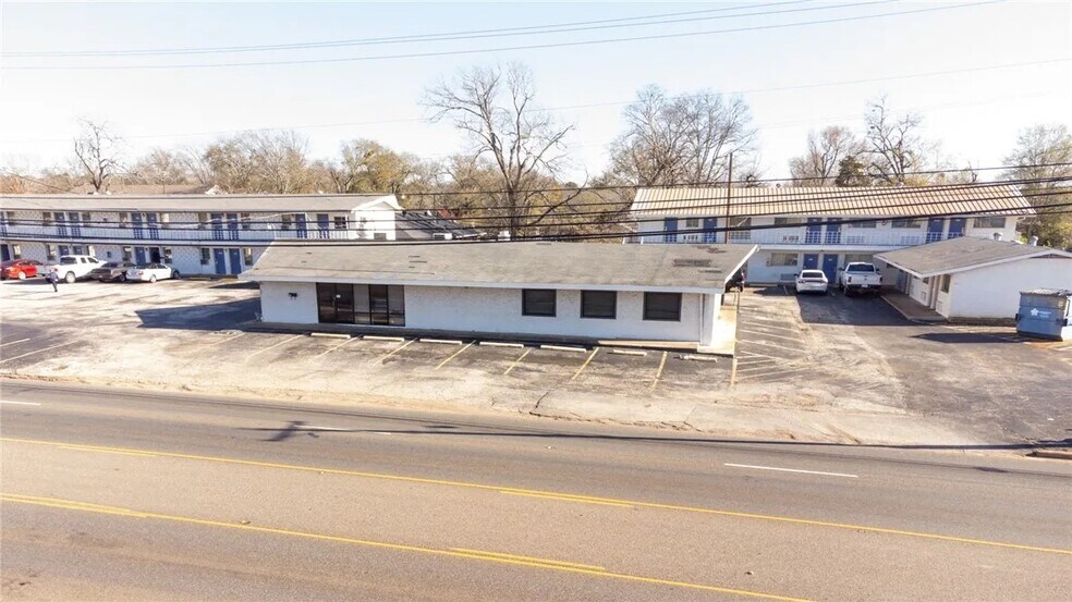 More Photos Of 520 S Jackson St, Jacksonville Hotel For Sale