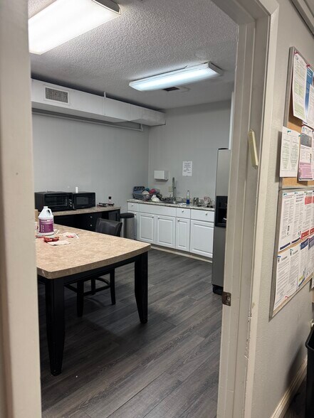 More Photos Of 280 W Central Blvd, Cape Canaveral Manufacturing For Lease