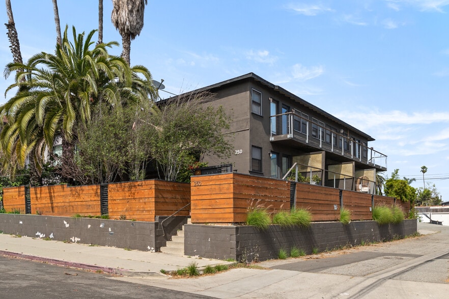 Primary Photo Of 250 3rd Ave, Venice Apartments For Sale