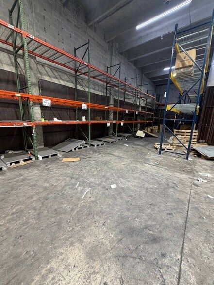 More Photos Of 10850 NW 27th St, Doral Warehouse For Sale