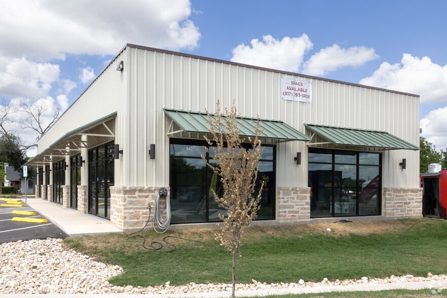 More Photos Of 840 S Business IH 35 St, New Braunfels Storefront For Lease