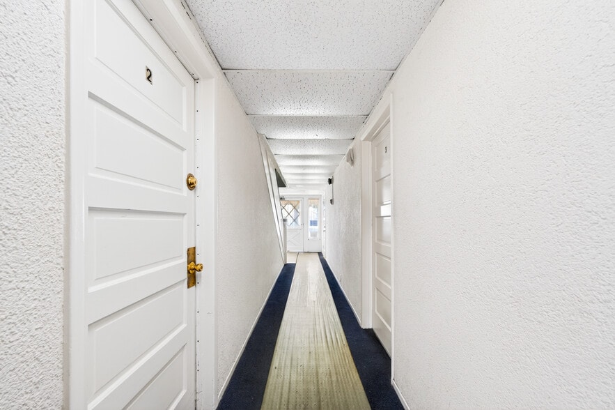 More Photos Of 15003 Larch Ave, Lawndale Apartments For Sale