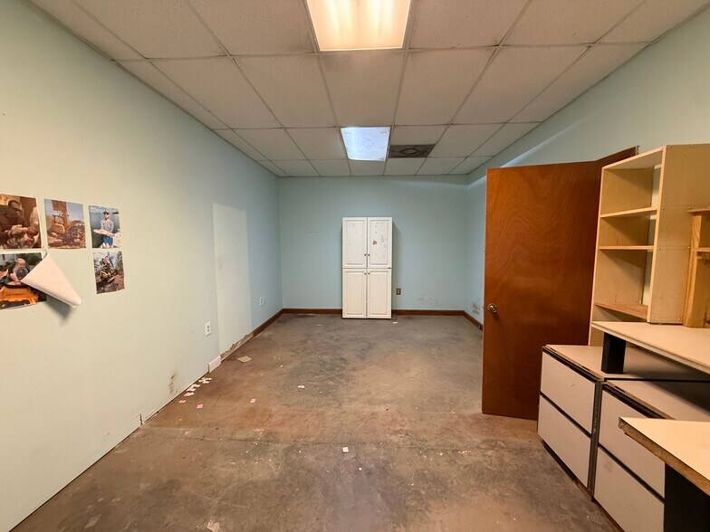 More Photos Of 7349 Peppermill Pky, North Charleston Flex For Lease