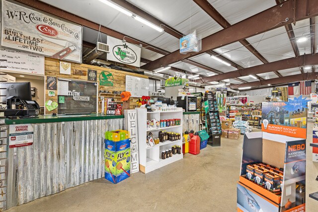 More Photos Of 691 N Hill St, Tatum Flex For Sale