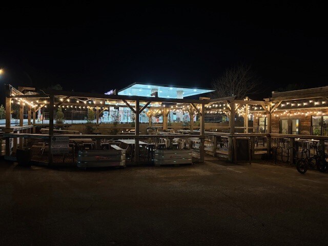 More Photos Of 1610 Pavilion Pl, Wilmington Restaurant For Lease