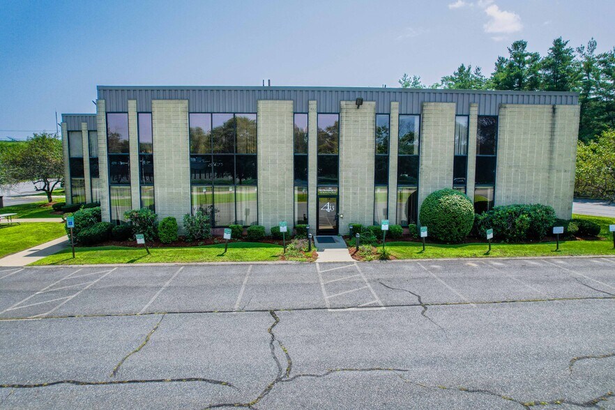 More Photos Of 526 Boston Post Rd, Wayland Office For Lease