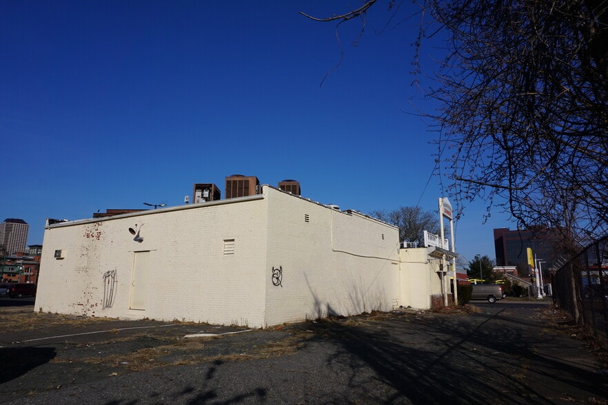 More Photos Of 175 Washington St, Hartford Restaurant For Sale