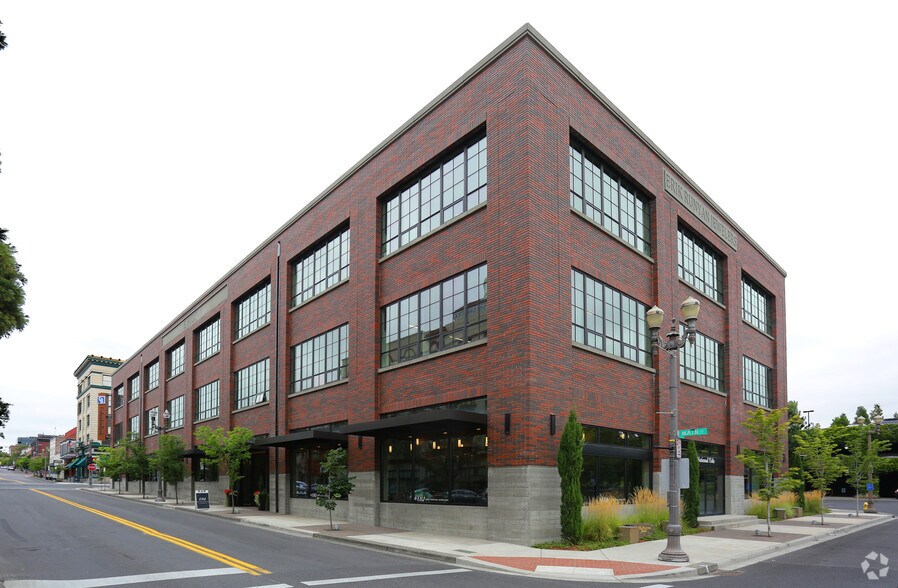 More Photos Of 101 E 6th St, Vancouver Office For Lease
