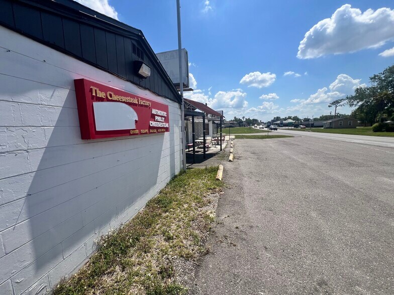 More Photos Of 5830 Gall Blvd, Zephyrhills Restaurant For Lease