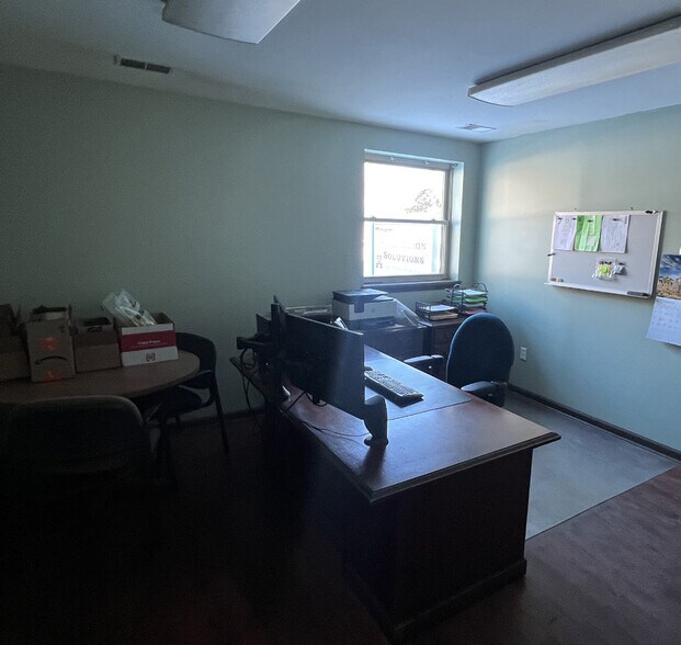 More Photos Of 110 Division St, Manchester Manufacturing For Sale