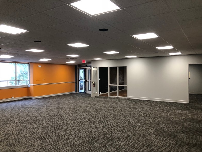 More Photos Of 3223 1st Ave SE, Cedar Rapids Medical For Sale