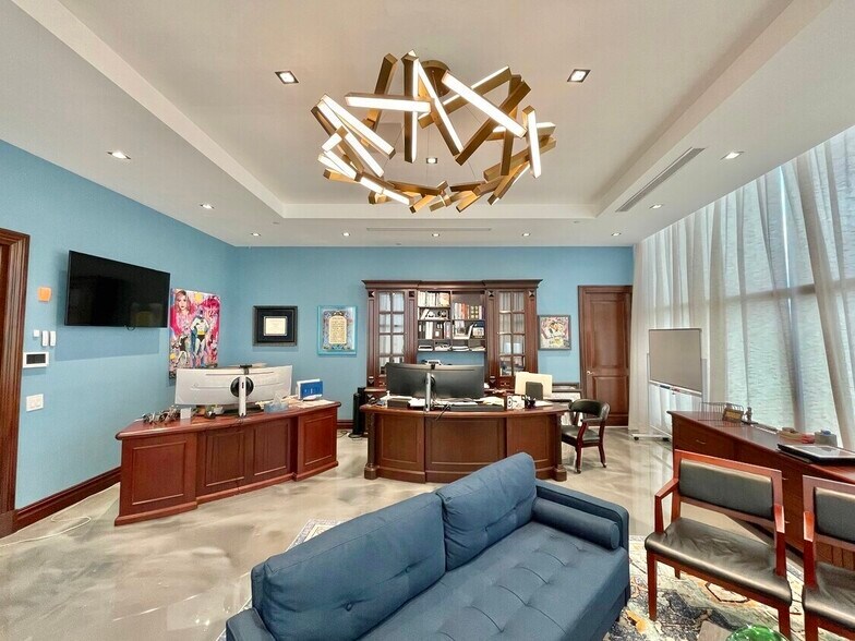 More Photos Of 251-73 Jericho Tpke, Bellerose Office For Sale