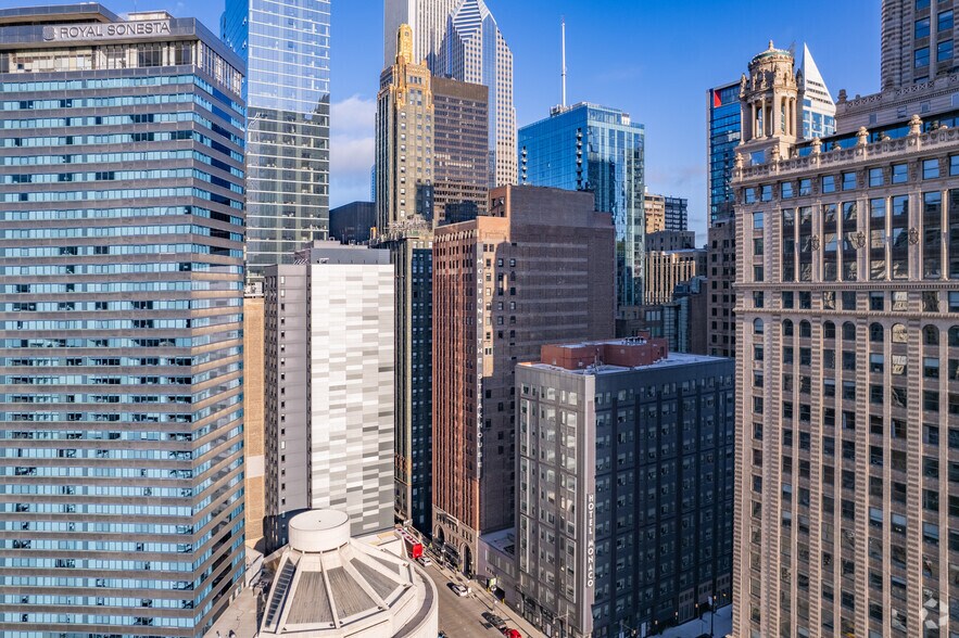 More Photos Of 65 E Wacker Pl, Chicago Office For Lease