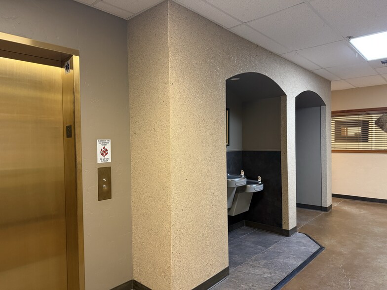 More Photos Of 1414 E F St, Oakdale Office For Sale