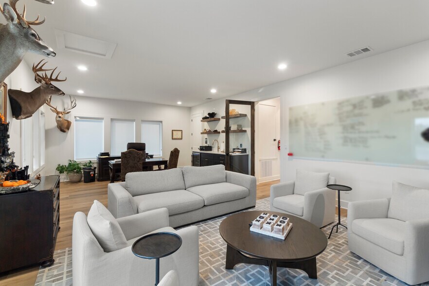 More Photos Of 2800 Barron Rd, College Station Office For Lease