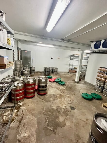 More Photos Of 2506 Central Ave NE, Minneapolis Storefront For Lease