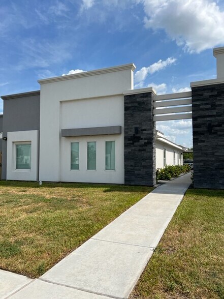 More Photos Of 3305 Frio Ave, McAllen Apartments For Sale