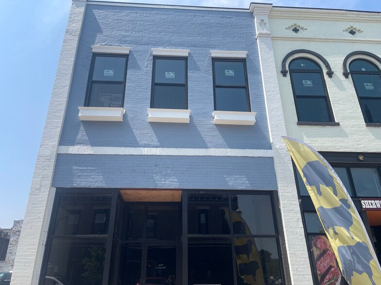 More Photos Of 5814 6th Ave, Kenosha Restaurant For Lease