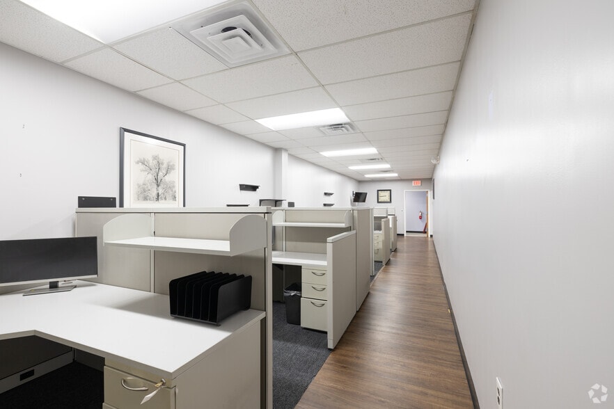 More Photos Of 21-00 State Route 208, Fair Lawn Office For Lease