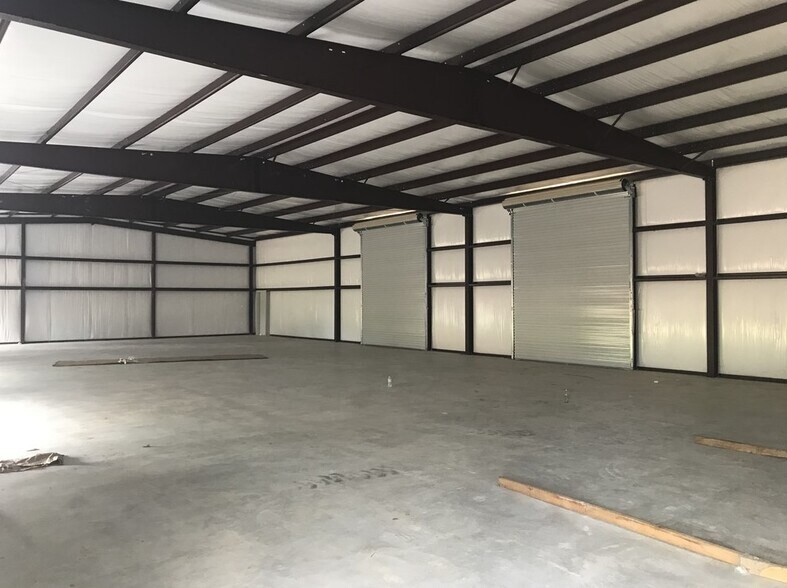 More Photos Of 4375 Roans Chapel Rd, College Station Warehouse For Lease