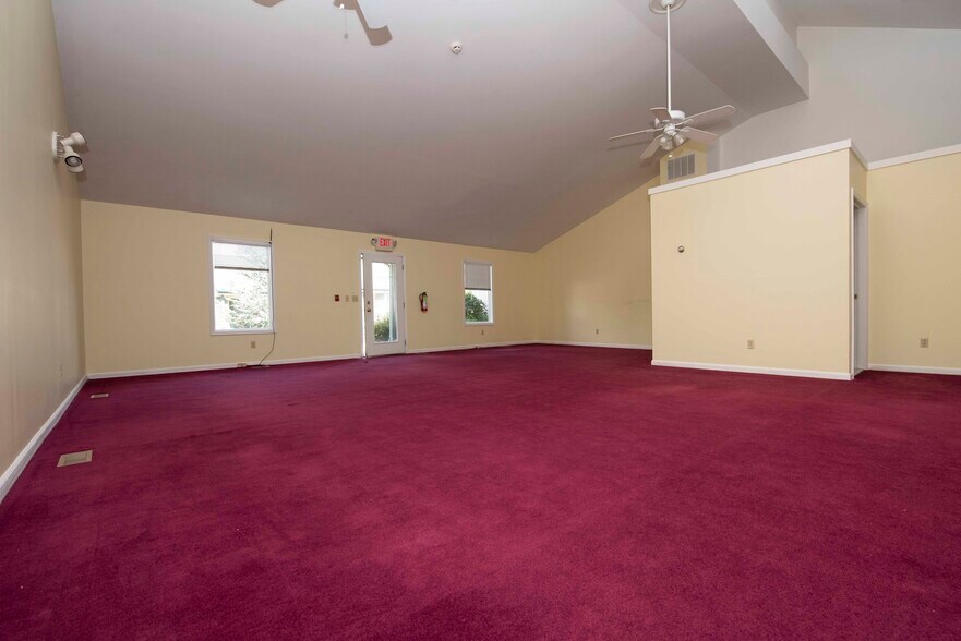 More Photos Of 17-19 S Main St, Manville Loft Creative Space For Lease