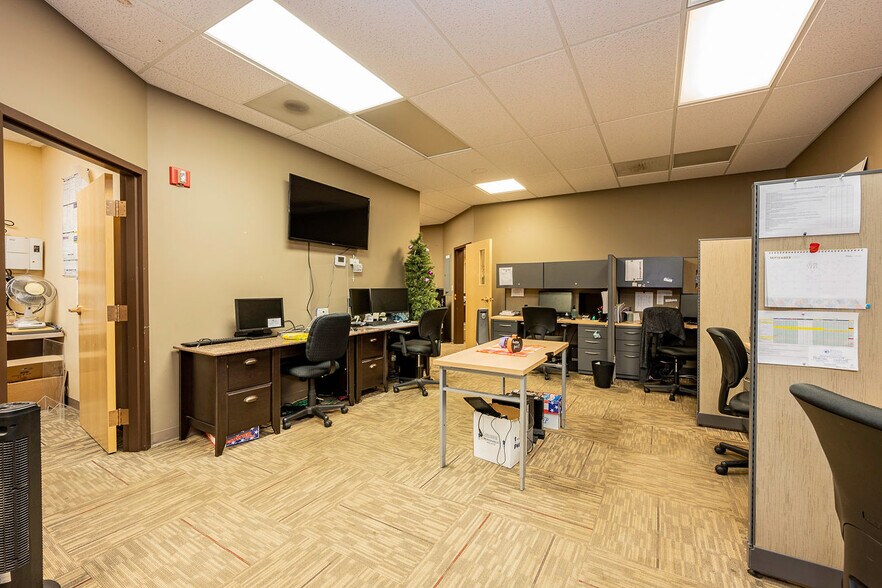 More Photos Of 301-303 Sterling Dr, Orchard Park Medical For Lease