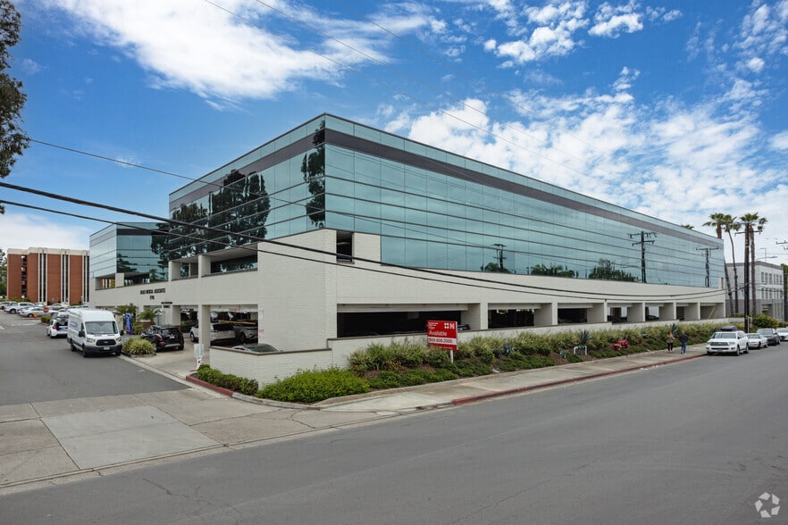 More Photos Of 17742 Beach Blvd, Huntington Beach Medical For Lease