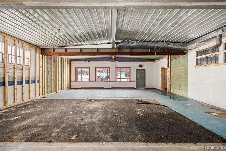More Photos Of 1428 Imlay City Rd, Lapeer Storefront Retail Office For Sale