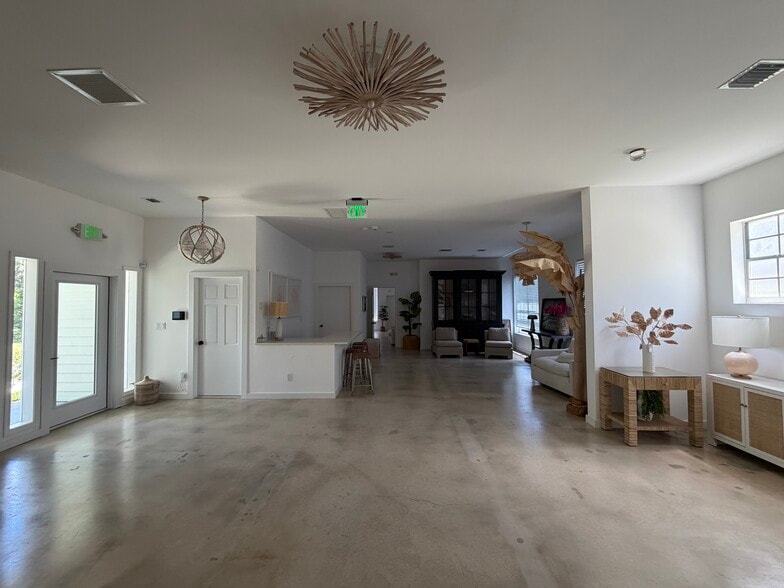 More Photos Of 200 SE 7th Ave, Delray Beach Schools For Sale