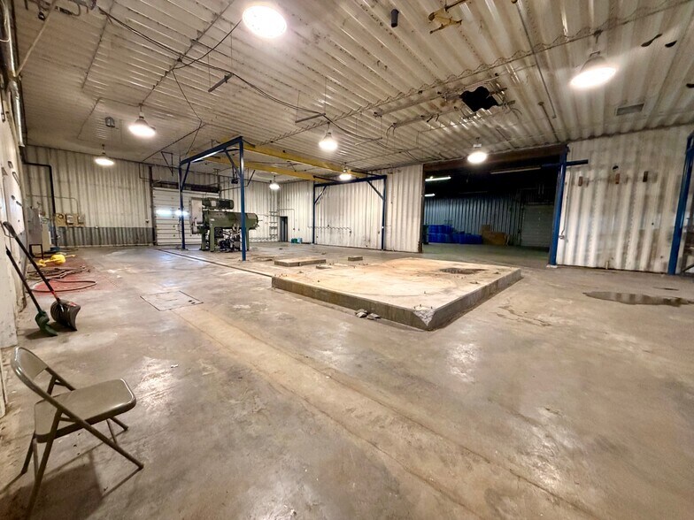 More Photos Of 4303 E 39th St, Kearney Warehouse For Sale