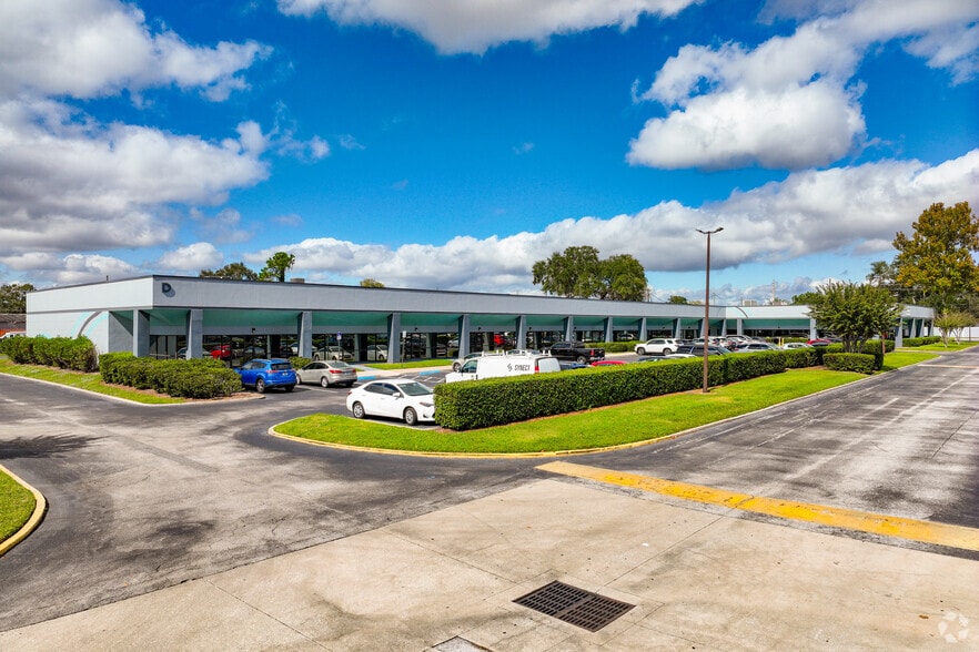 More Photos Of 5730-5892 S Semoran Blvd, Orlando Unknown For Lease