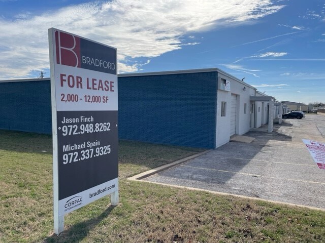 More Photos Of 10728 Pipeline Rd S, Hurst Light Distribution For Lease