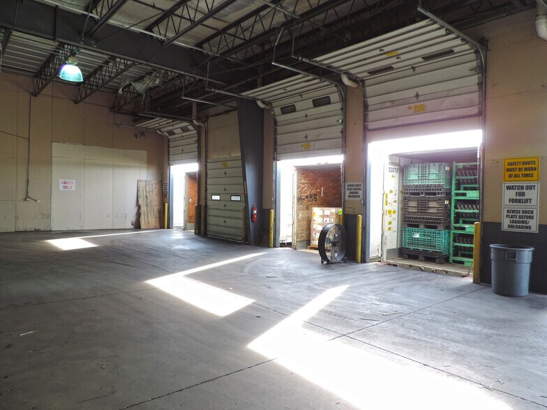 More Photos Of 13120 Spivey Dr, Laredo Warehouse For Lease