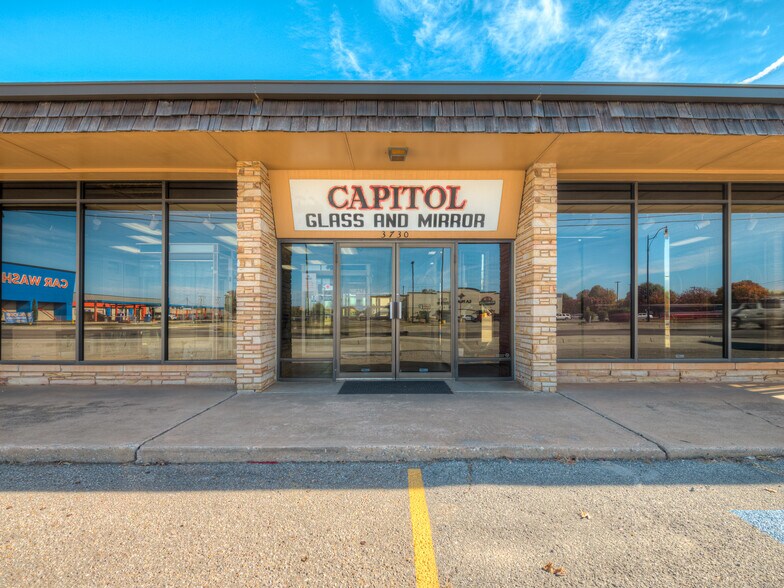 Primary Photo Of 3730-3732 N MacArthur Blvd, Warr Acres Showroom For Sale
