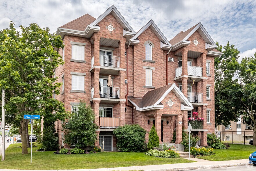 More Photos Of 3500 Rue Chalifoux, Laval Apartments For Sale