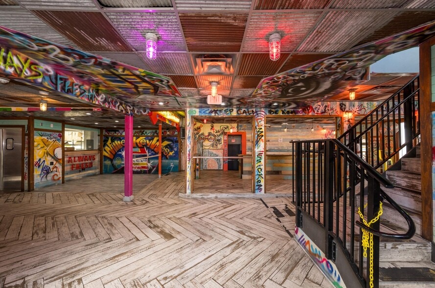 More Photos Of 221 Duval St, Key West Restaurant For Lease