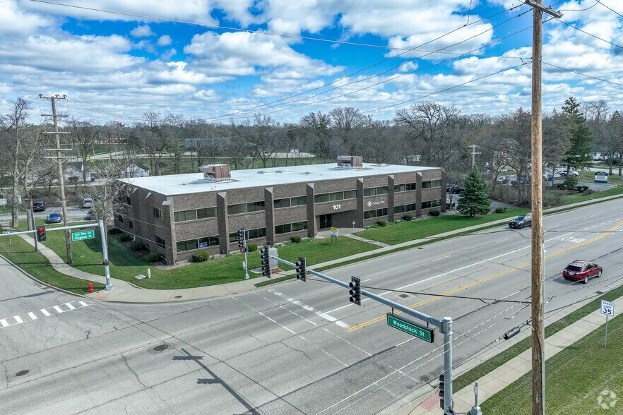 Primary Photo Of 101 N Virginia St, Crystal Lake Medical For Lease