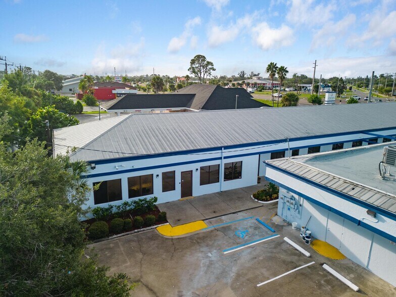 More Photos Of 2886 Tamiami Trl, Port Charlotte Office Residential For Lease