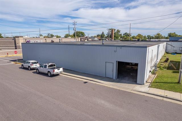 More Photos Of 414 La Crosse St, Mauston Warehouse For Lease